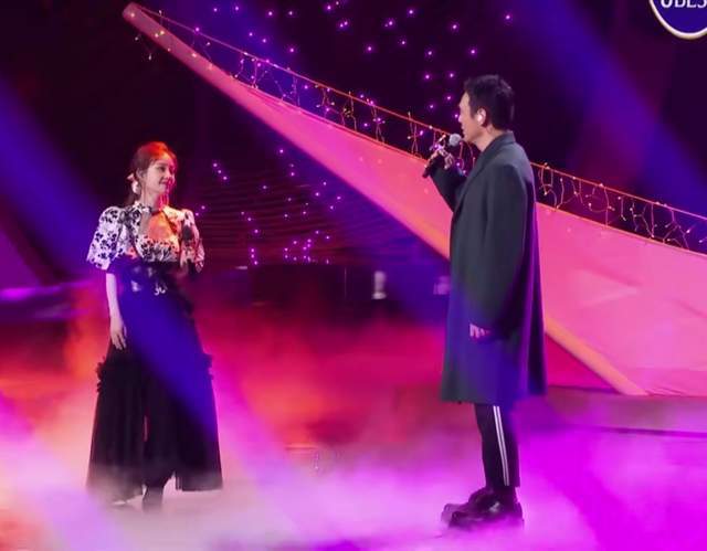 音乐现场唱哭观众 255a16b97fad47168be9c0401a32d137.jpeg