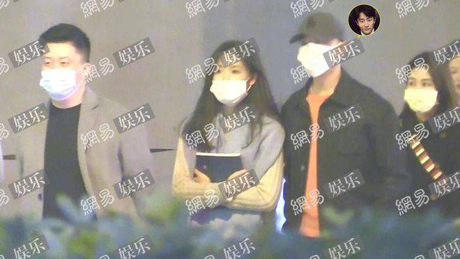 歪头杀拍照 0c8a844cb84047fda9abb3df47022acc.jpeg