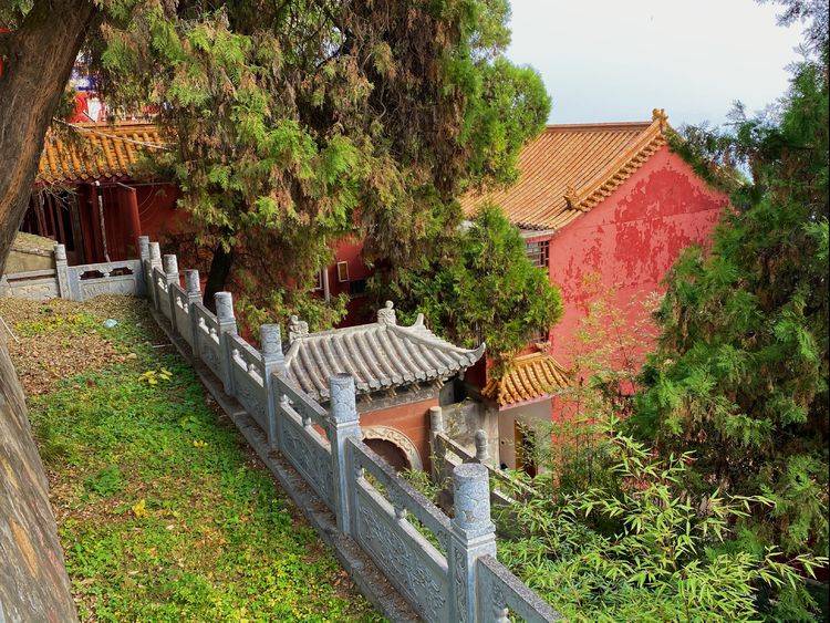 原创中国最早的佛教圣地陕西铜川大香山寺
