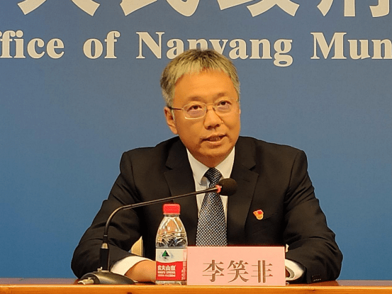 李笑非: 女士们,先生们,媒体朋友们: 大家上午好!