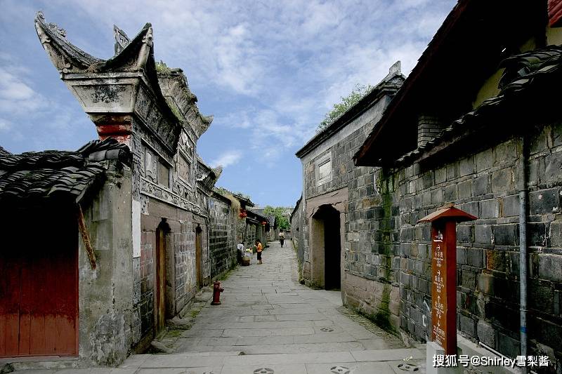 被称为“长江第一古镇”，历史近1500年却免费开放，曾是中国的精神文化堡垒