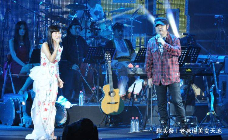48岁刀郎近照曝光,身材明显发福,这么多年他为何选择隐退?
