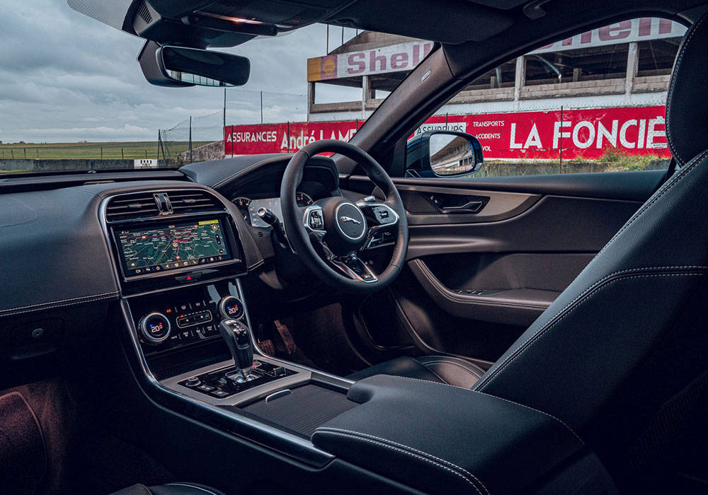 gta超跑排名2020_派神超跑盘点:2020年八辆限量版豪车!