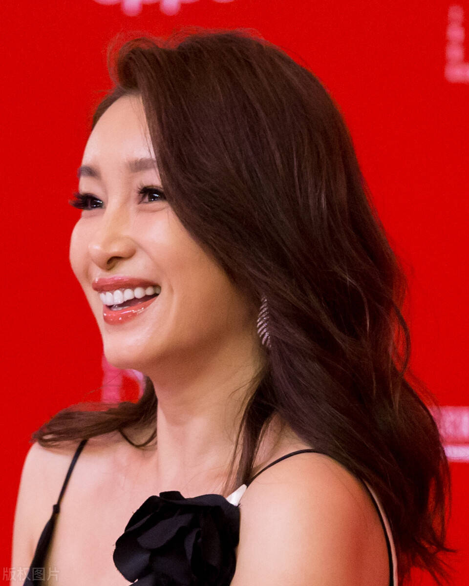 秦海璐生遗传性巨婴太辛苦!高龄产巨婴更难,但宝宝看着不像巨婴