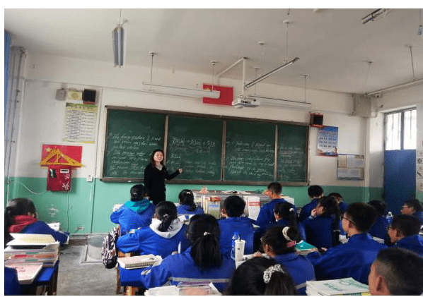 宁夏西吉中学"四有"教师王朝霞,掬水月在手,弄花香满衣