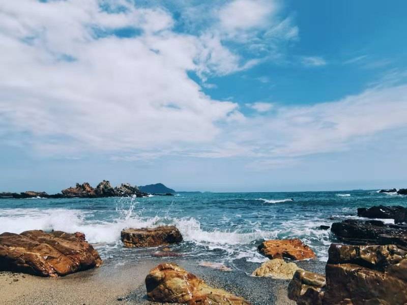 中国最美海岸线深圳"东西冲"