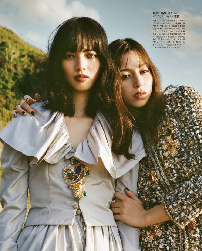 小松菜奈Ⅹ中条彩未 | figaro 2021年1月刊大片流出,霓虹香奈儿姐妹