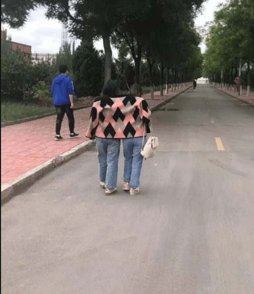 原创
这是谁擦的玻璃,让这么多的人都撞了上去!
