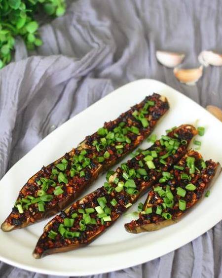 炒茄子怎么做好吃小孩喜欢吃 35e79f47d01d4eb0a95c0eae7f95fa21.jpeg