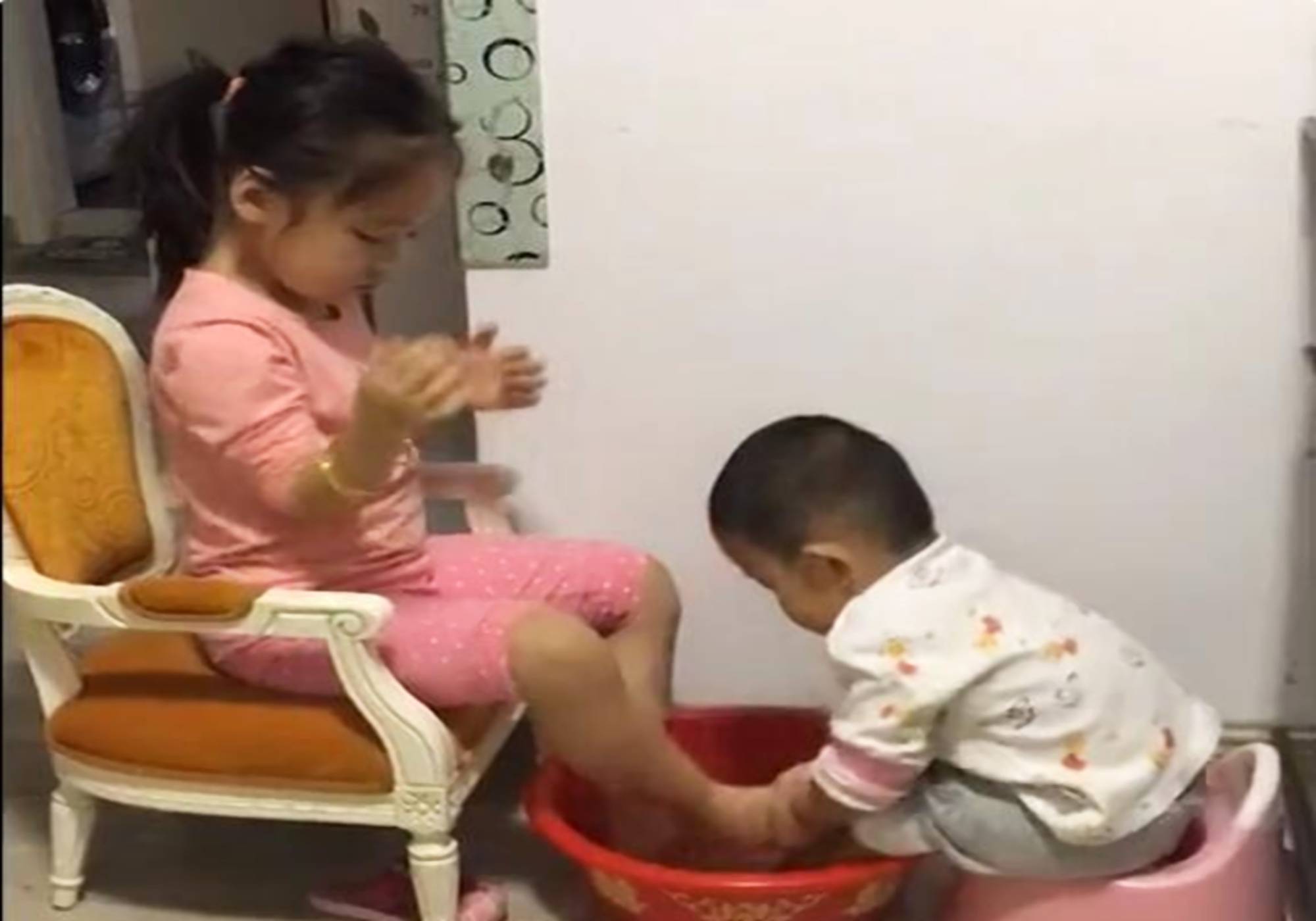 啥叫洗脚 6e21761521e346239154fdcc2a969e8a.jpeg