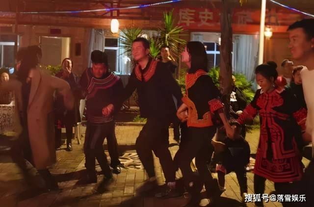 李亚鹏向小女友求婚，一路走来，他才是最大的