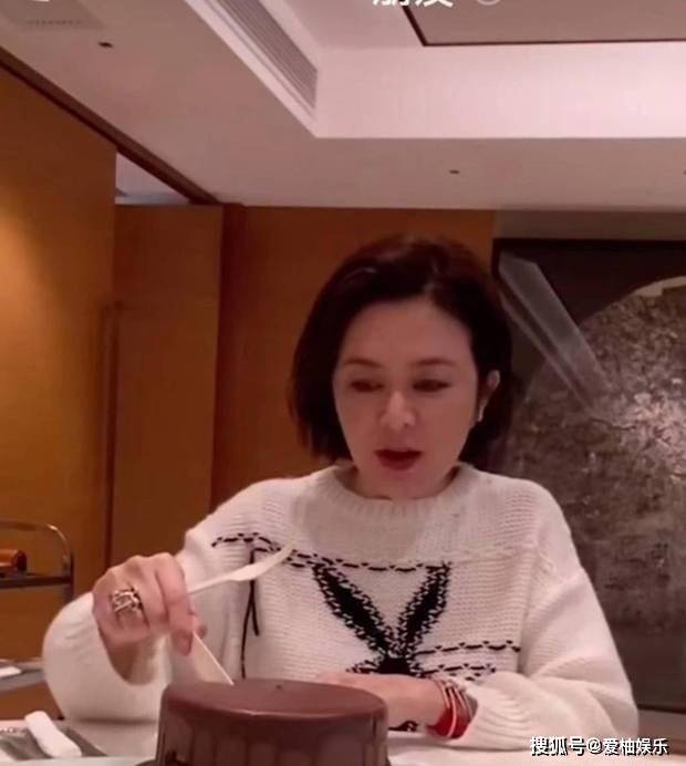 十三姨照片壁纸 12b2901bb106483eb492c8a9f0e3982a.jpeg