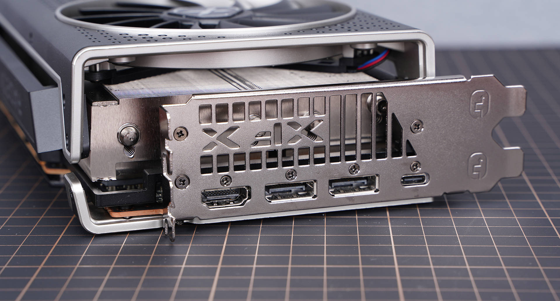 -bit|非公版更强 讯景XFX RX6800 XT海外版显卡评测