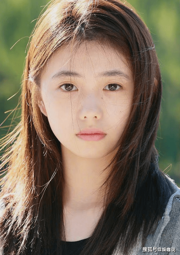 张艺谋力捧新人,“京圈”公司老板侄女