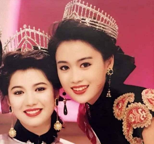 港姐梁小冰沦落酒吧走穴？51岁穿亮片短裙卖力演