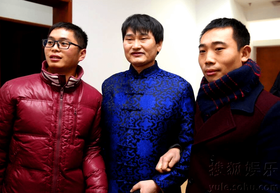 大衣哥家门口还有人吗视频 933c97806ec2472a971d9cfe1bcaa077.png