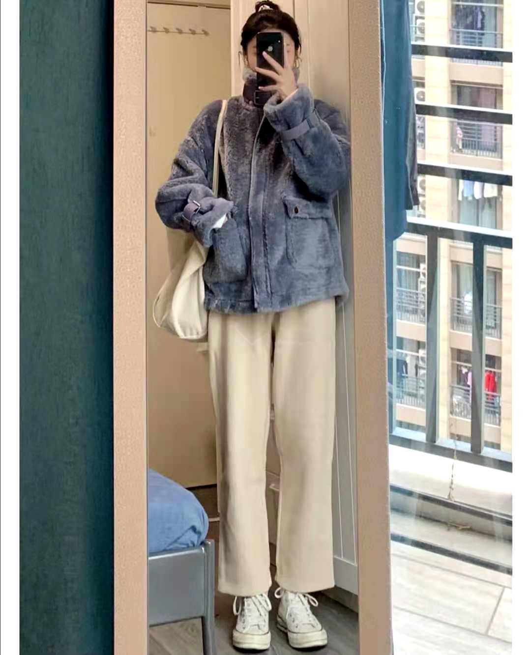 皮毛一体蓝色怎么搭衣服好看_皮毛一体短款衣服(2)