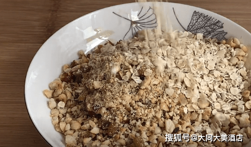网上最火的沙琪玛 38955ffba4734e25bc74dc8a5d0cf633.png
