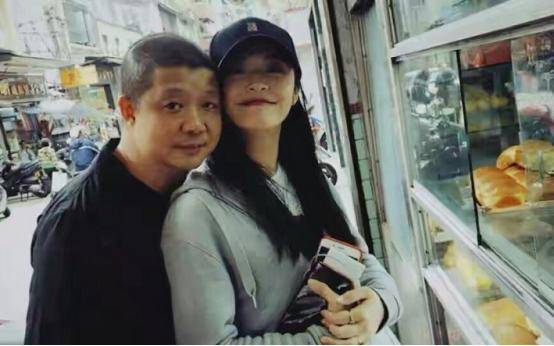 唐一菲晒全家福,上节目演技被质疑差姚晨太多