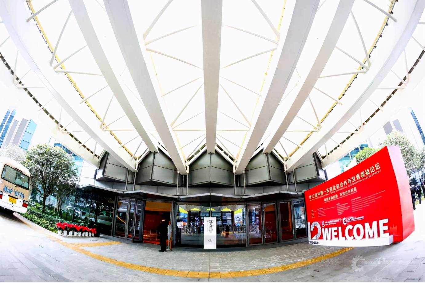 横县2020年经济总量_03年横县高档的酒吧(2)