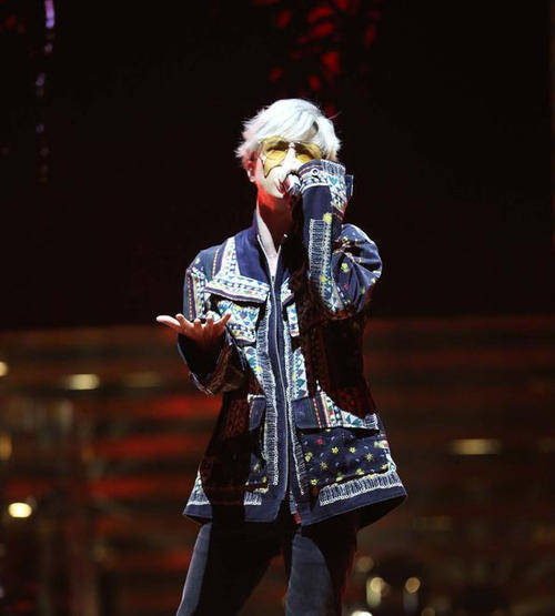 唱歌声音低沉怎么办