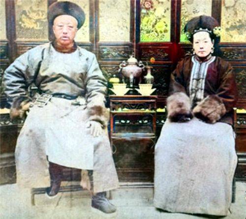被卷入了政治漩涡,慈禧唯一的妹妹叶赫那拉·婉贞是光绪帝的亲生母亲