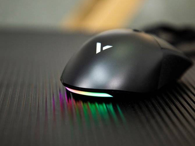 按键|自定义炫彩RGB 简单实用驱动 雷柏VT30电竞游戏鼠标体验评测