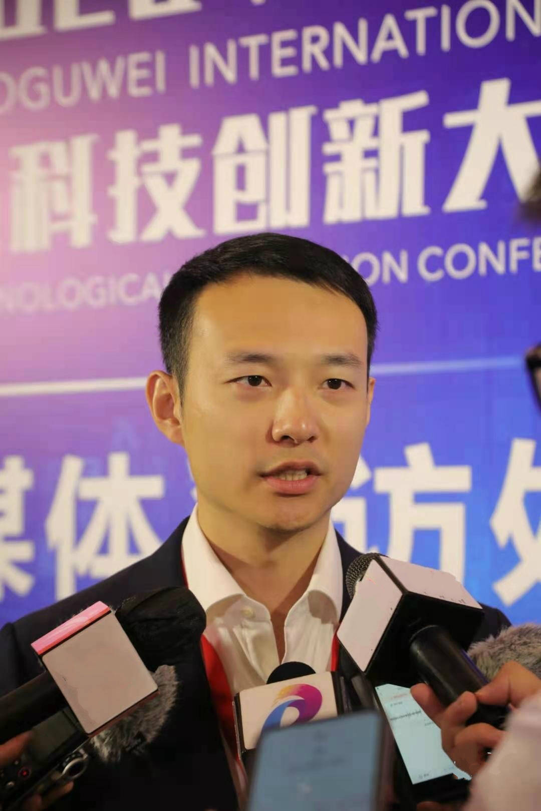 原创霍启文自称买不起房活得不如霍启刚霍家早已对两人做好安排