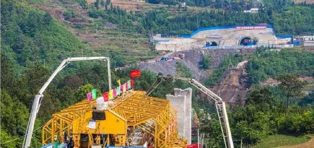 乐山旅游经济发展总量_老乐山风景区旅游图片(2)