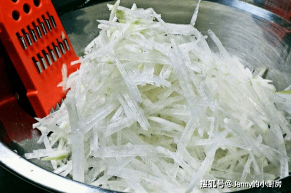 萝卜包子馅怎么做好吃窍门 8bf270a4310543b0a0b43668b7424b89.png