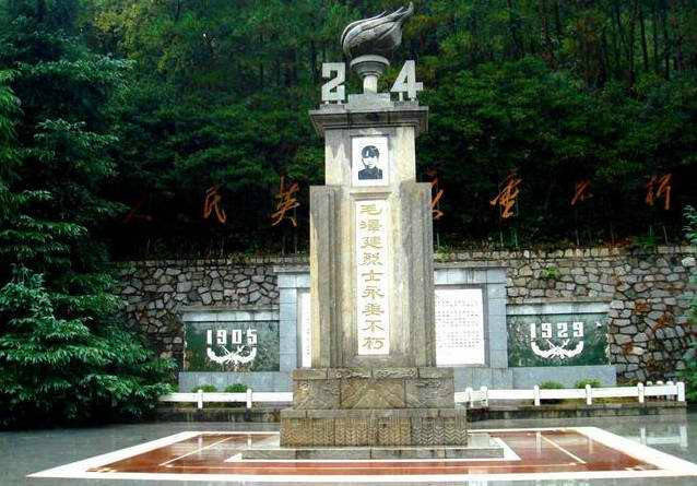 毛泽建18岁闹革命与陈芬相爱却未挑明毛泽东我为你当红娘