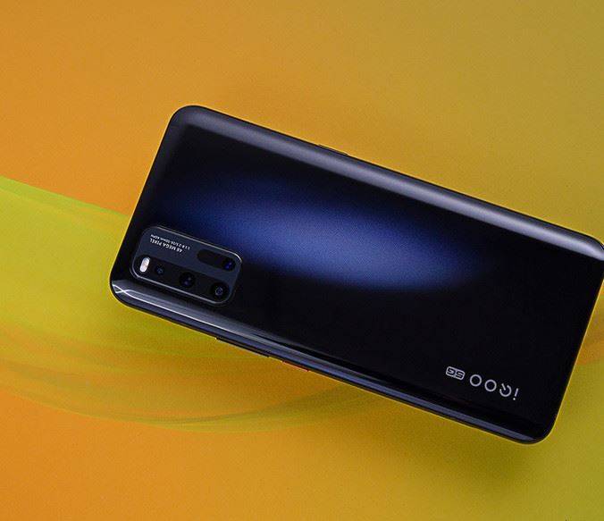 opporeno5和iqoo neo3参数对比哪个好-哪个值得入手