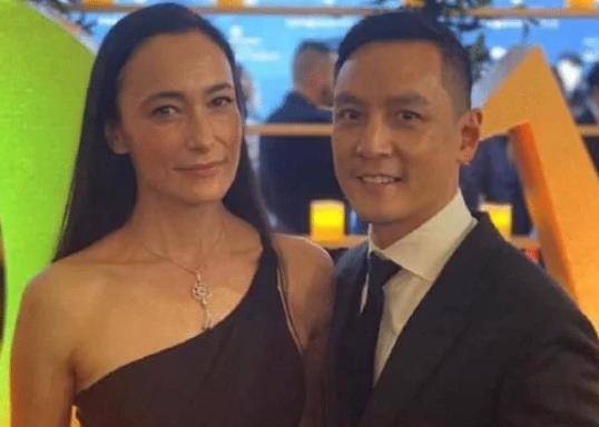 不嫌妻丑的4位男明星黄渤不算啥最后一对才叫神仙眷侣
