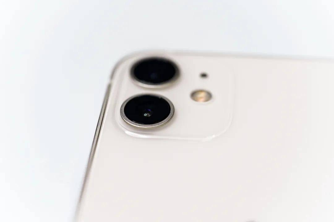 的设计|iPhone 12 mini五日谈：乔布斯真正的“精神遗产”