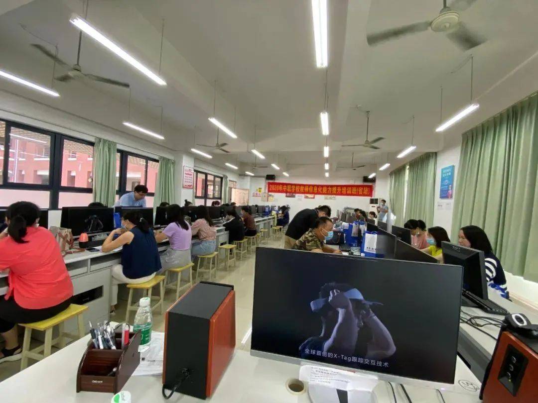 高职院校教师信息化能力提升培训班到燧光参观