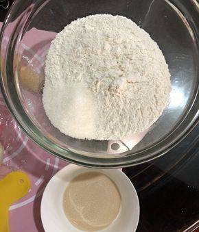 怎么用酵母发面粉 f88383a23f074e2589b2fb7c4da69120.jpeg