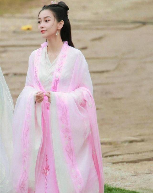 angelababy罕见清宫照,美得动人心魄,不演清宫剧可惜了!