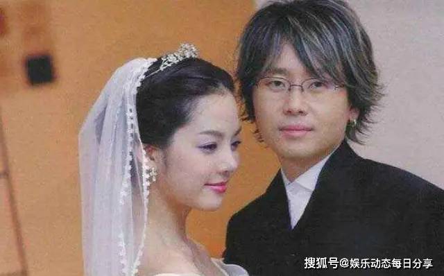 她27岁离婚后嫁中国老公,如今被公婆宠上天,40岁依旧少女模样