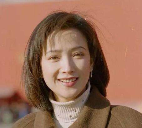 4任妻子都是當紅明星個比個漂亮，前妻是古典第一美人，現任是「小梅艷芳」 娛樂八卦吃瓜 第7张