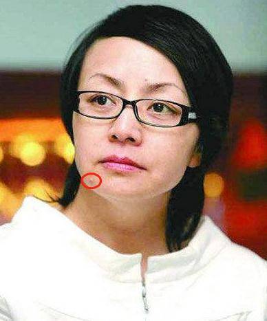 下巴有痣的几位女星包文婧刘敏涛等总觉得她们都很有女人味