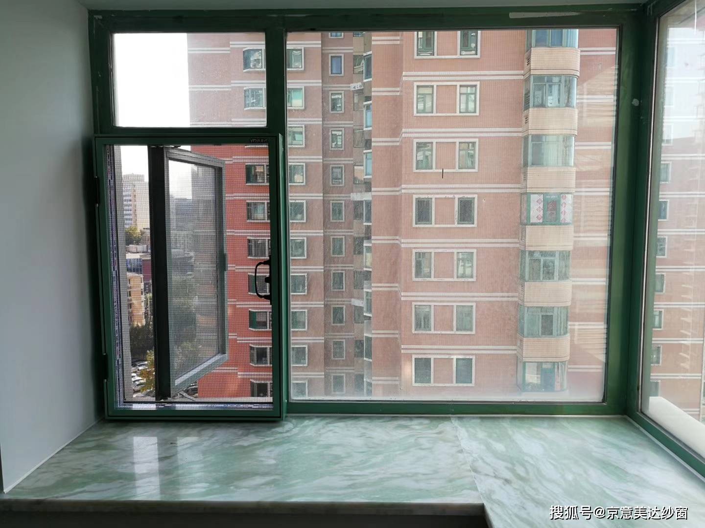 家里的铁纱窗或金刚网纱窗通上电,能减少灰尘进入房间吗?_手机搜狐网