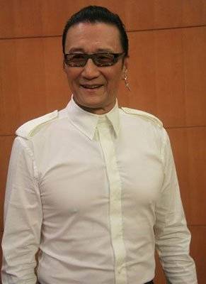 "浪子王中王"谢贤:风流娱乐圈67年,养小49岁女友,自认