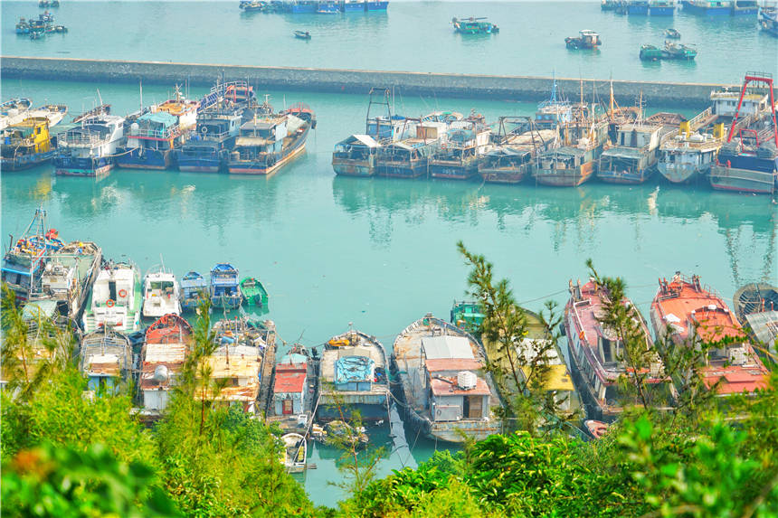 广东这个海岛，同样被称为东方夏威夷，比三亚风景清幽，游客很少