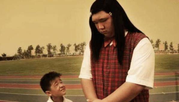 还记得《长江七号》的胖班花吗?得知真实身份,只有星爷请得动