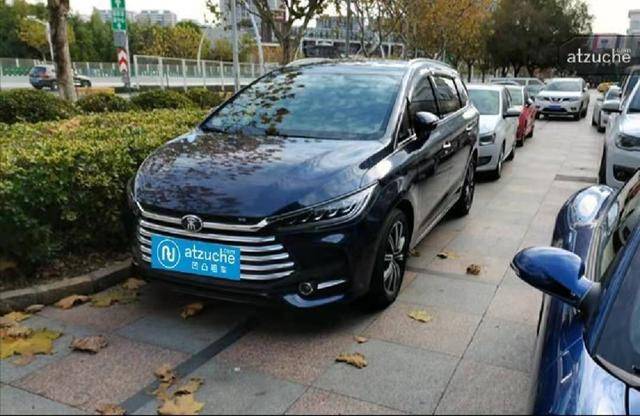 七座商务车排行榜_原创入手7座MPV,不但能拉人载货,座椅放倒就是辆拉货王(2)