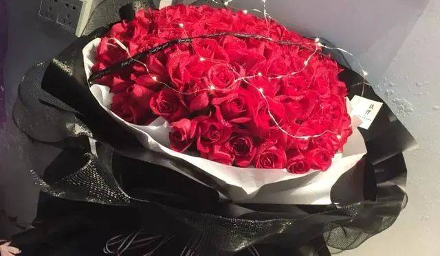 花店排行_《霜花店》蝉联预售排行冠军即将破200万大关