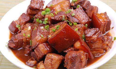 红烧肉怎么做才不发苦 9aa51ed4a781408cb3e1e604cee3cd70.jpeg