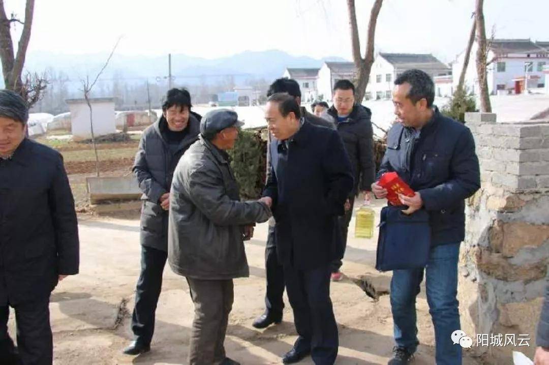 时任县长李选良,为打通金丝峡后山门至前山门的迂回线,三次穿越黑沟