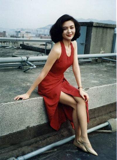 關之琳巔峰時有多驚艷？她的泳裝劇照美得讓人窒息，這才是真女神 娛樂八卦吃瓜 第10张