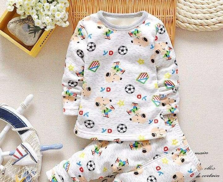 怎么穿衣服保暖儿童 e602b08965894532aae6d2e06643344e.jpeg